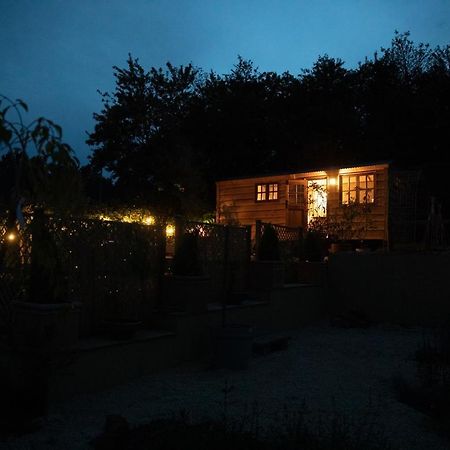 Luxury, Rural Shepherds Hut With Hot Tub Nr Bath Bristol Exterior foto