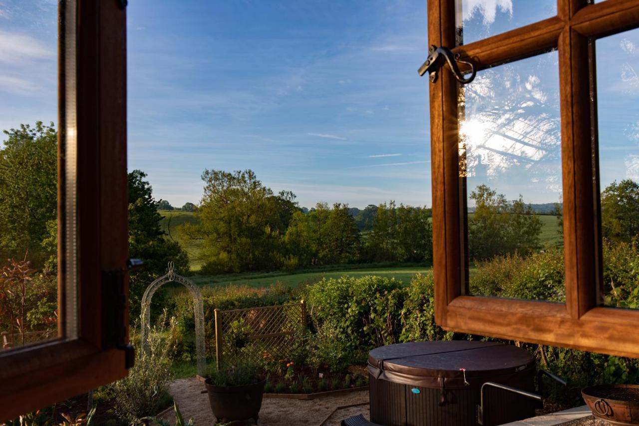 Luxury, Rural Shepherds Hut With Hot Tub Nr Bath Bristol Exterior foto