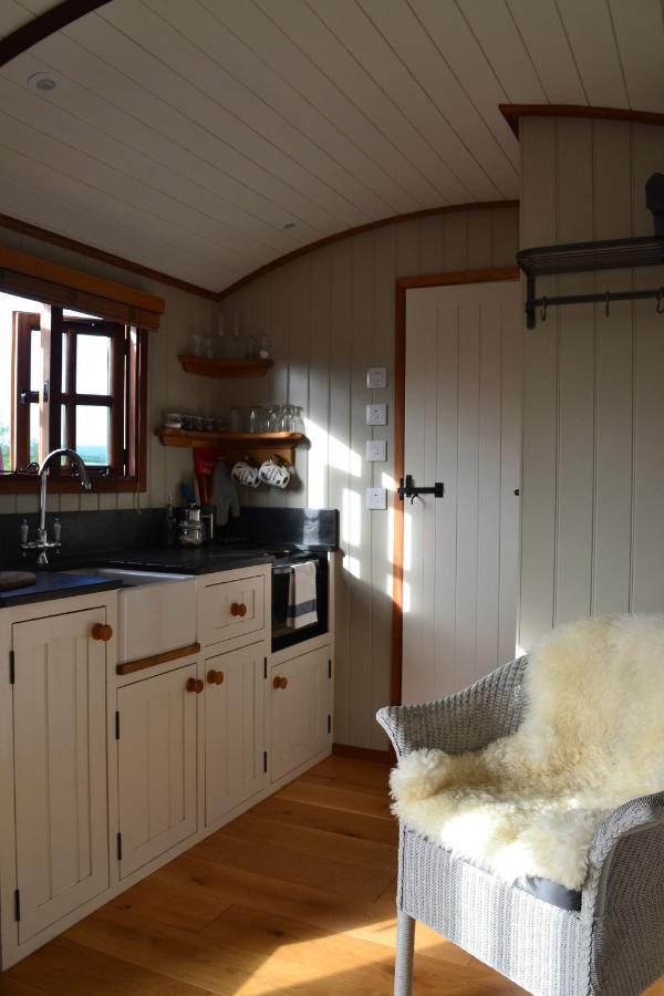 Luxury, Rural Shepherds Hut With Hot Tub Nr Bath Bristol Exterior foto